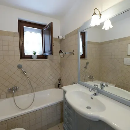 Dimora Monte Grappa * Альберобелло